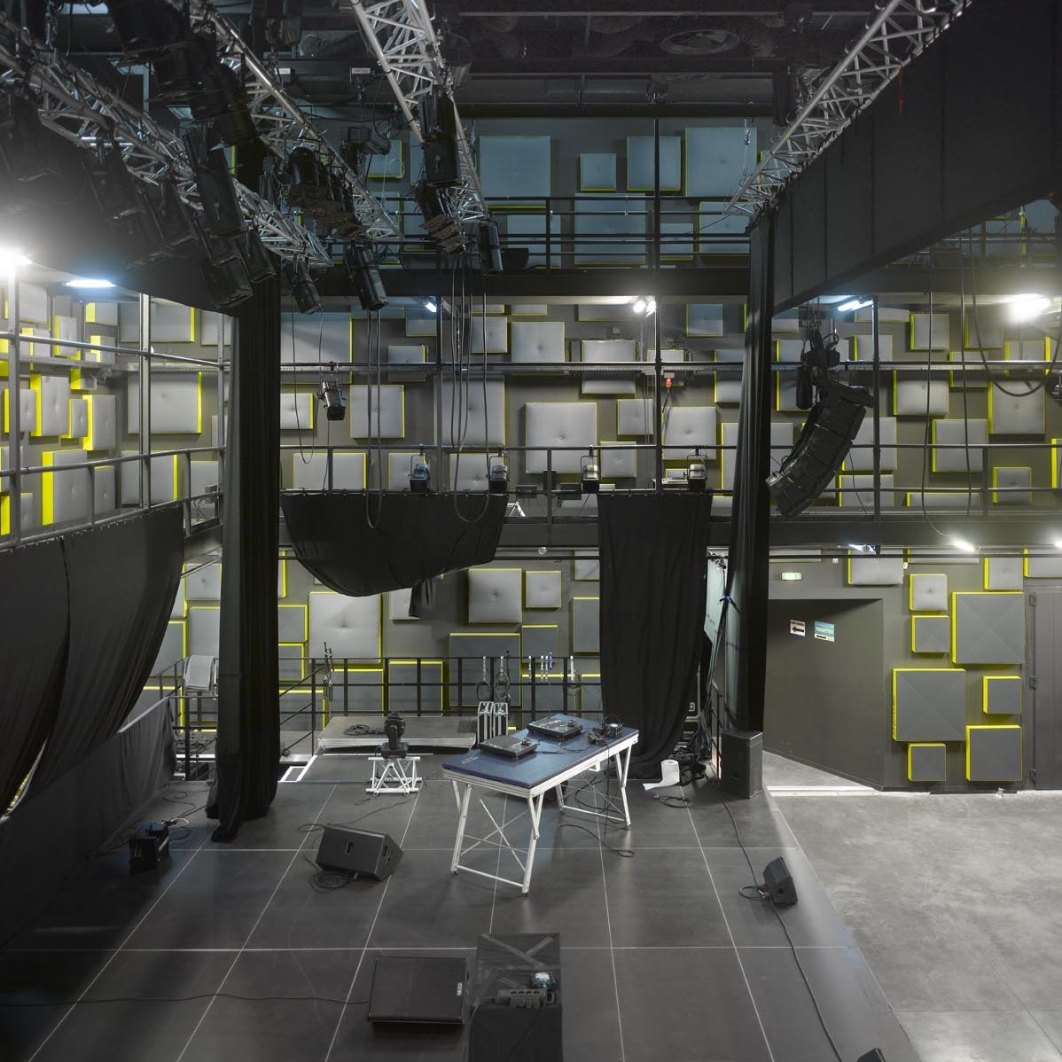 1.OG: Saale de Spectacle